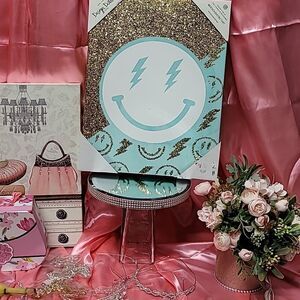 DESIGN DISTRICT Studio Frame